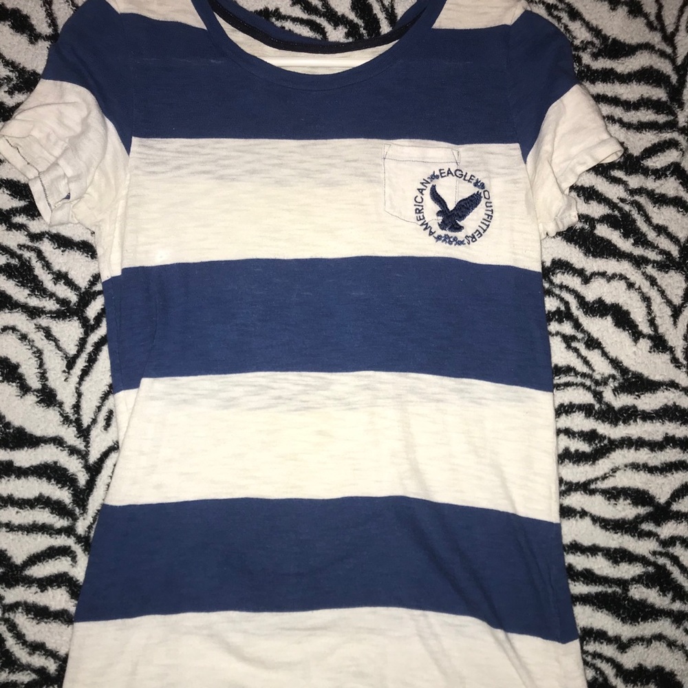 3/15$☁️American Eagle Tshirt☁️